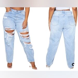 PRETTYLITTLETHING Plus Light Wash Ripped Mom Jeans Size Women's 14